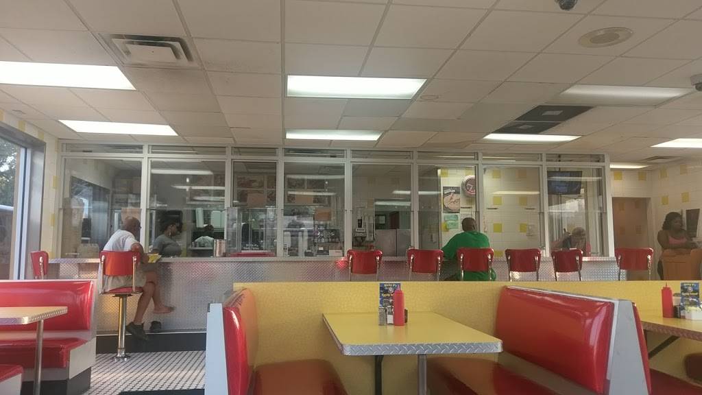 Nicky Ds Coney Island | restaurant | 20001 Eight Mile Rd, Detroit, MI 48219, USA | 3135335443 OR +1 313-533-5443