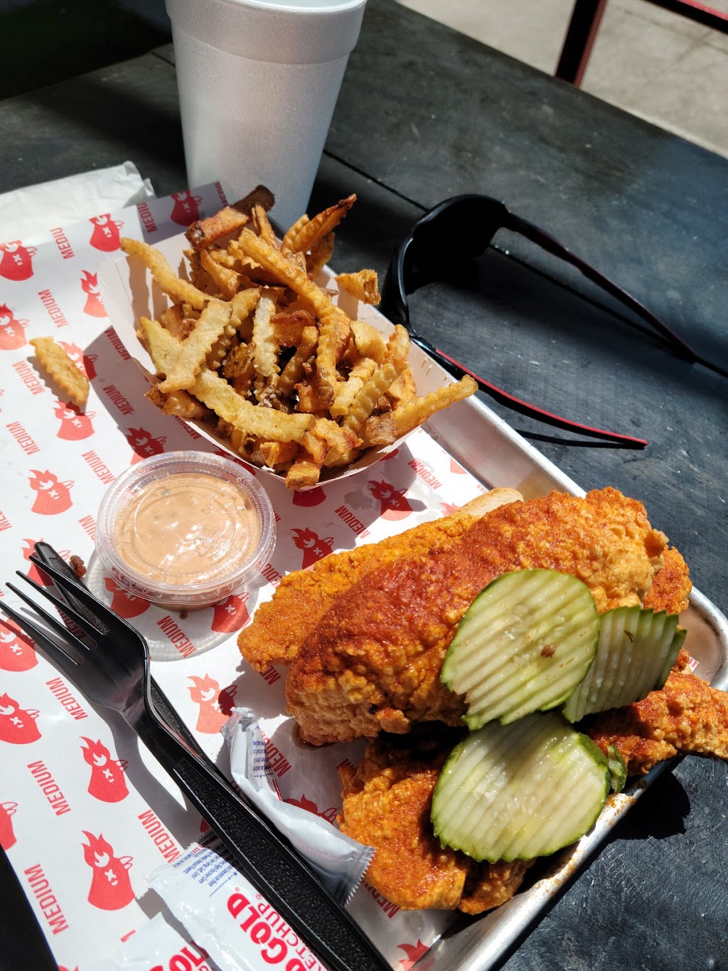 Hot Chicks Chicken | restaurant | 1885 Dallas Pkwy Suite 300, Plano, TX 75093, USA | 2147580310 OR +1 214-758-0310