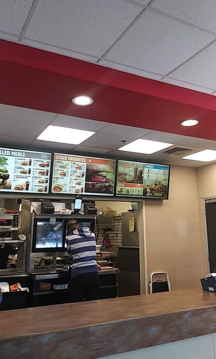 Burger King | restaurant | 23711 Airport Rd, Coshocton, OH 43812, USA | 7406227920 OR +1 740-622-7920