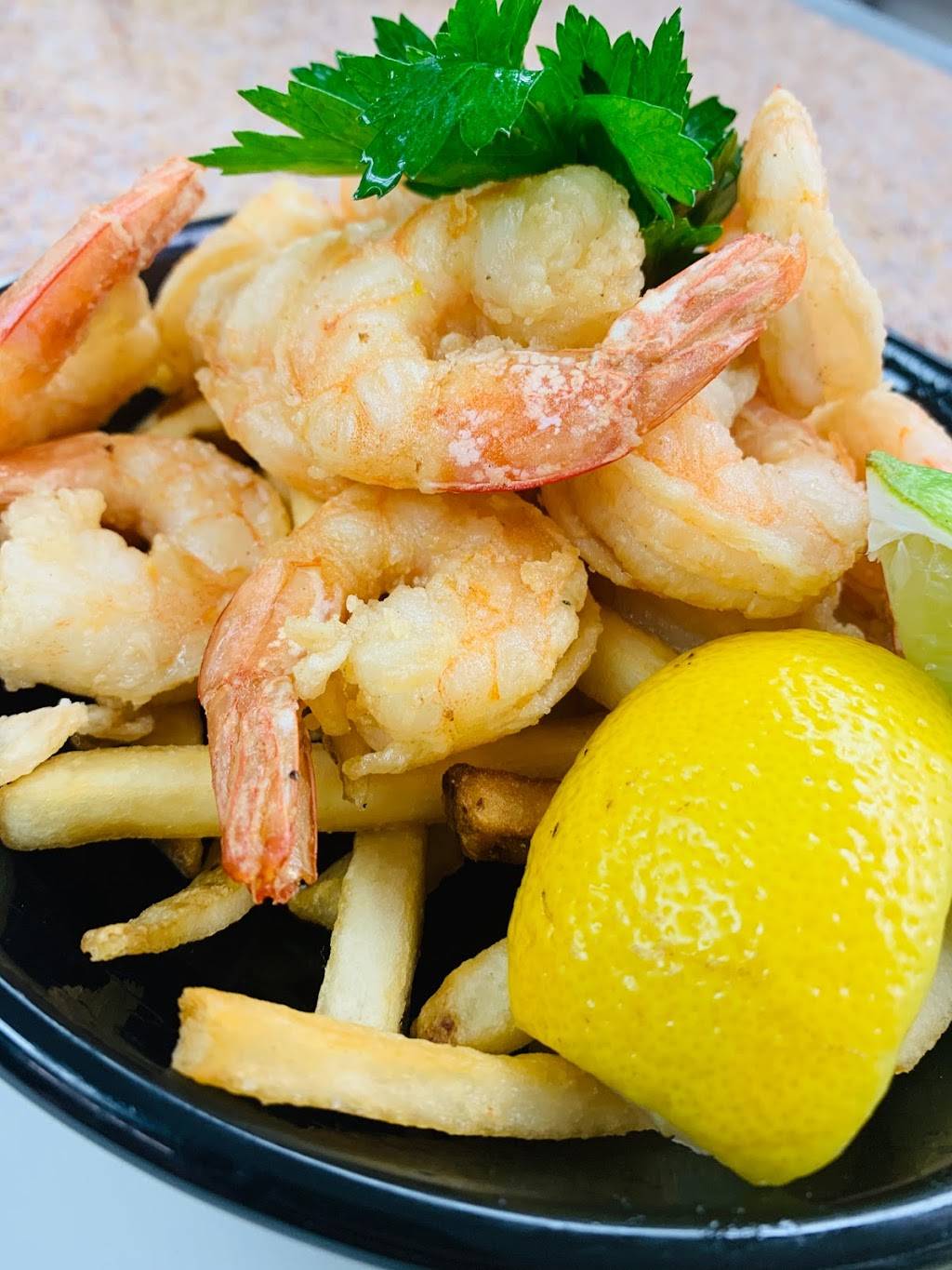 The Yacht Club | restaurant | 541 River Rd, Edgewater, NJ 07020, USA | 2019453300 OR +1 201-945-3300