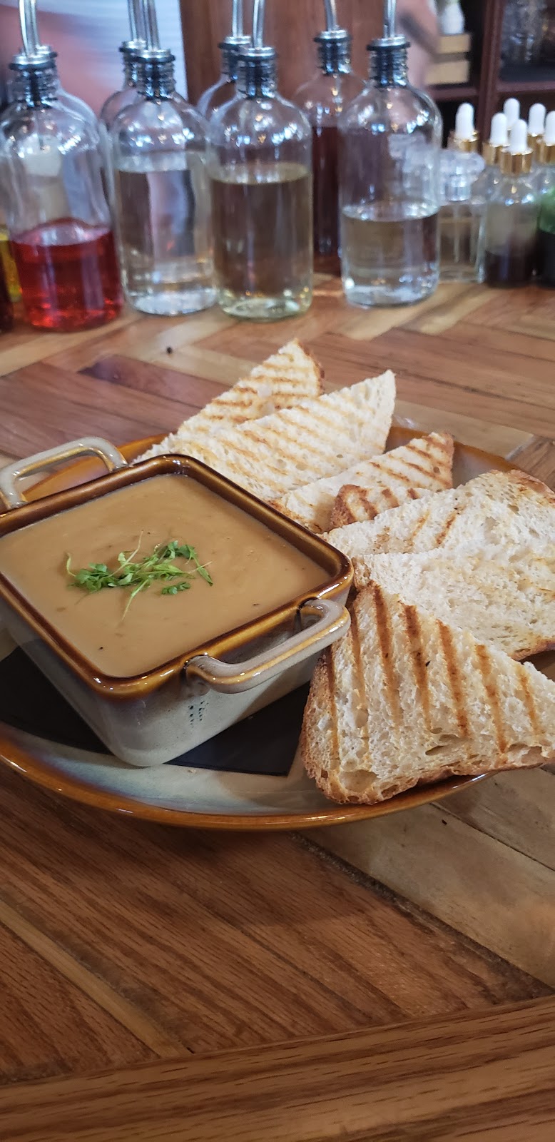 Bar 1903 | restaurant | 209 E Park Ave, Tallahassee, FL 32301, USA | 8503549739 OR +1 850-354-9739