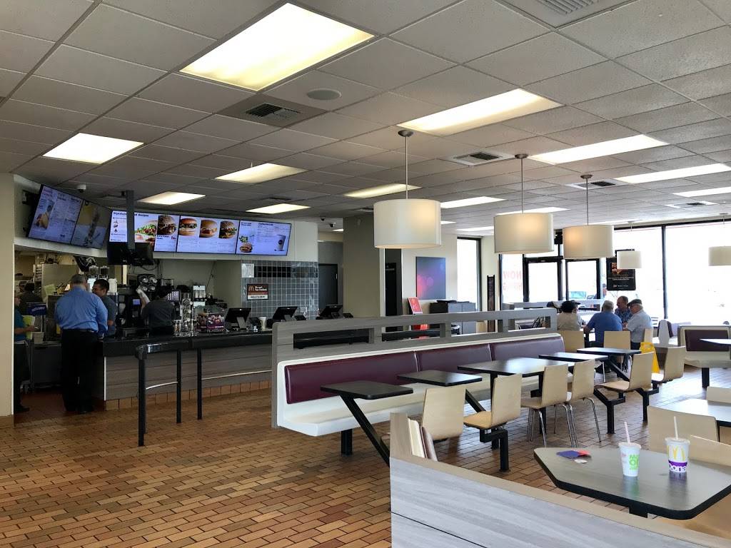McDonalds | cafe | 810 W Grangeville Blvd, Hanford, CA 93230, USA | 5595841988 OR +1 559-584-1988