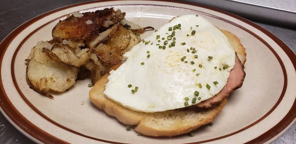 Crazy Dawgs | restaurant | 609 West Ave, Crossville, TN 38555, USA | 9312108785 OR +1 931-210-8785