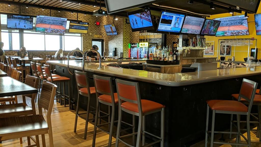 Buffalo Wild Wings | restaurant | 6130 IL-132, Gurnee, IL 60031, USA | 8478550887 OR +1 847-855-0887