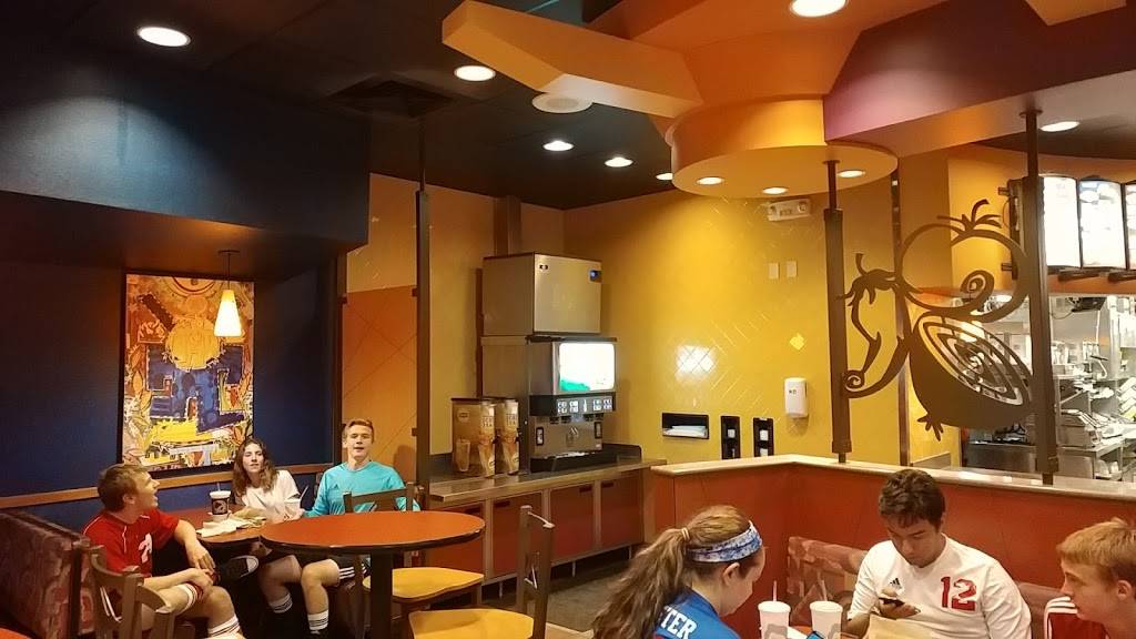 Taco Bell | meal takeaway | 695 W Southview Dr, Martinsville, IN 46151, USA | 7653426187 OR +1 765-342-6187