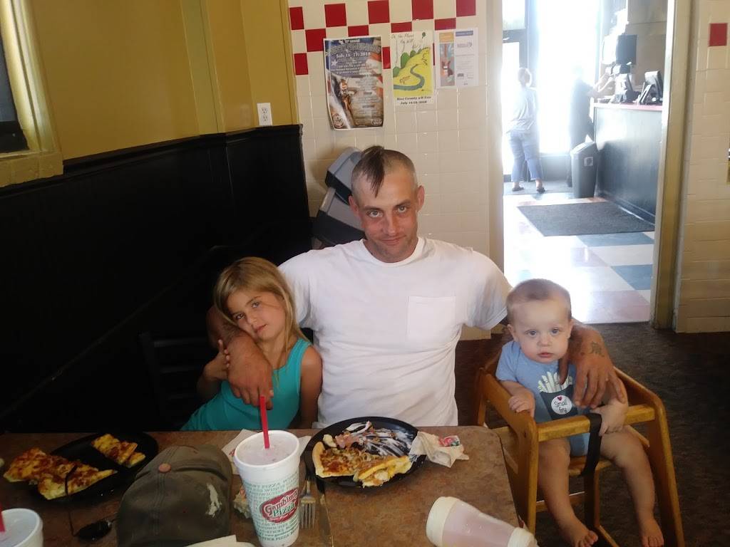 Gambinos Pizza | meal delivery | 102 N Broadway Ave, Sterling, KS 67579, USA | 6202783400 OR +1 620-278-3400