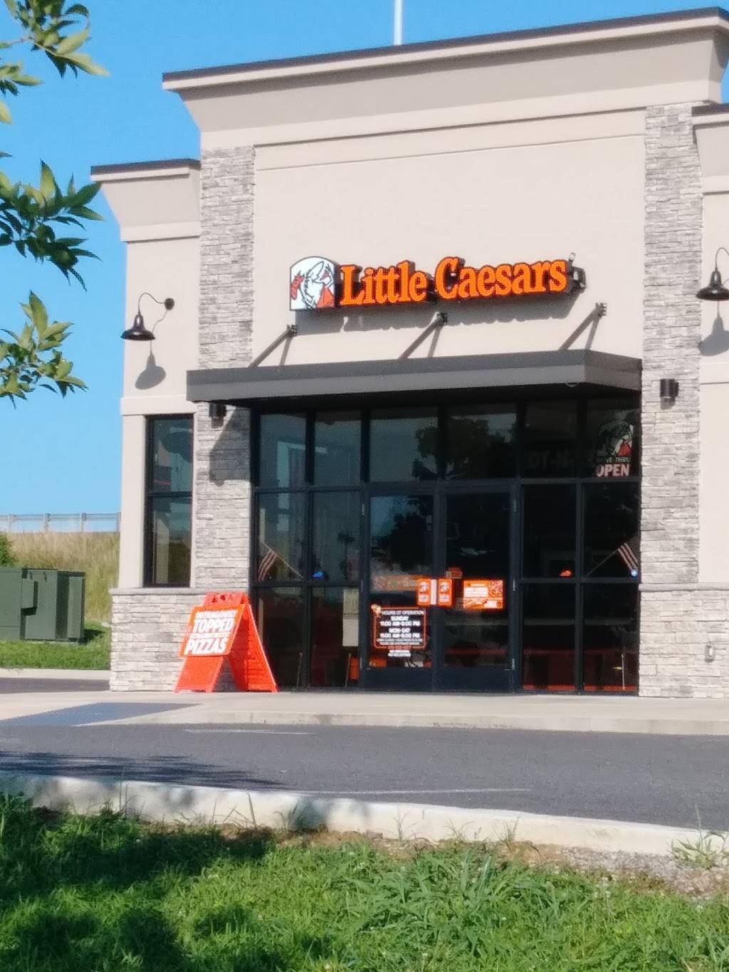 Little Caesars Pizza | meal takeaway | 406 W 5th St, Benton, KY 42025, USA | 2702054977 OR +1 270-205-4977