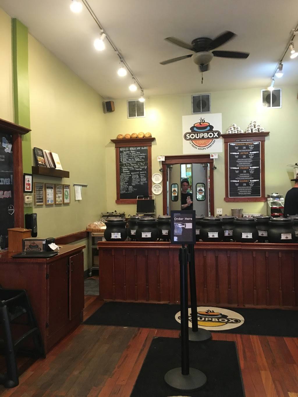 Soupbox | restaurant | 2943 N Broadway, Chicago, IL 60657, USA | 7739359800 OR +1 773-935-9800