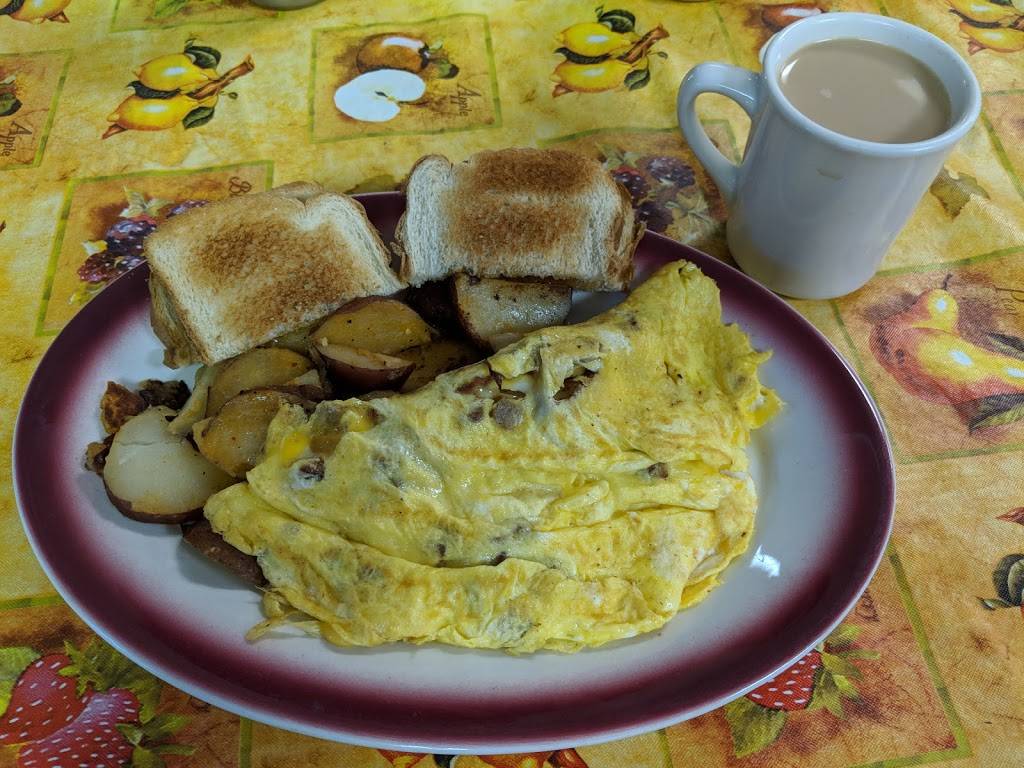 Yulan Country Store | restaurant | 218 Airport Rd, Yulan, NY 12792, USA | 8455570425 OR +1 845-557-0425