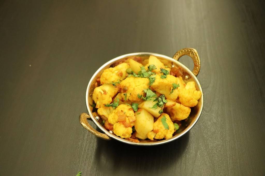 Carissa Restaurant and Bar | restaurant | 4182 W Broad St, Columbus, OH 43228, USA | 6147450505 OR +1 614-745-0505