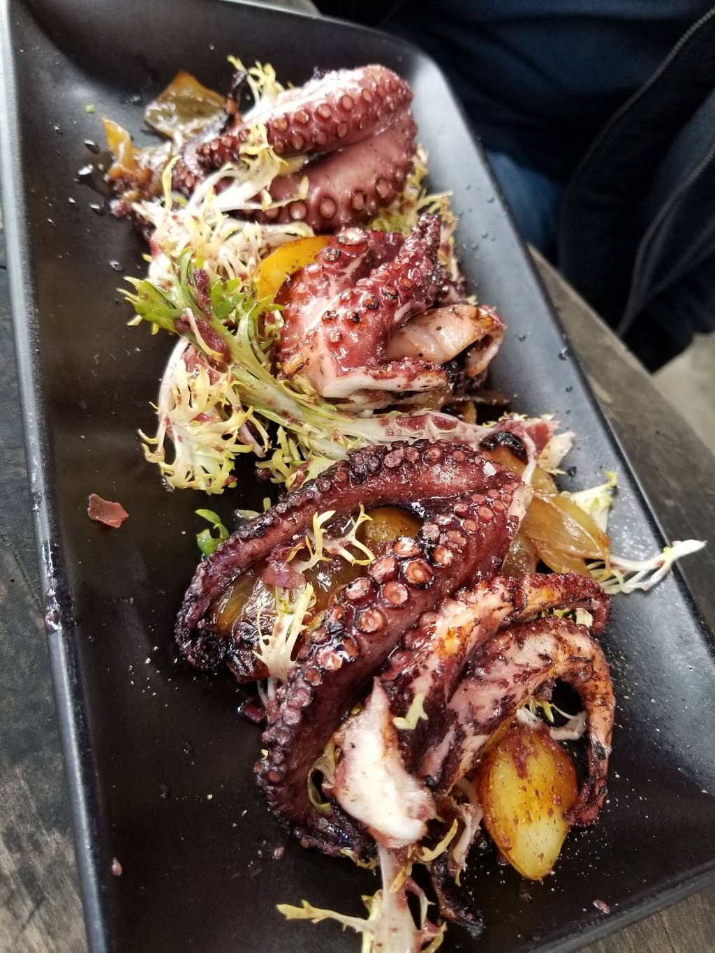 Hog Island Oyster Co | restaurant | 610 1st St #22, Napa, CA 94559, USA | 7072518113 OR +1 707-251-8113