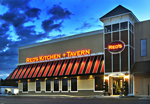 Reds Kitchen and Tavern | restaurant | 131 Newbury St, Peabody, MA 01960, USA | 9785317337 OR +1 978-531-7337