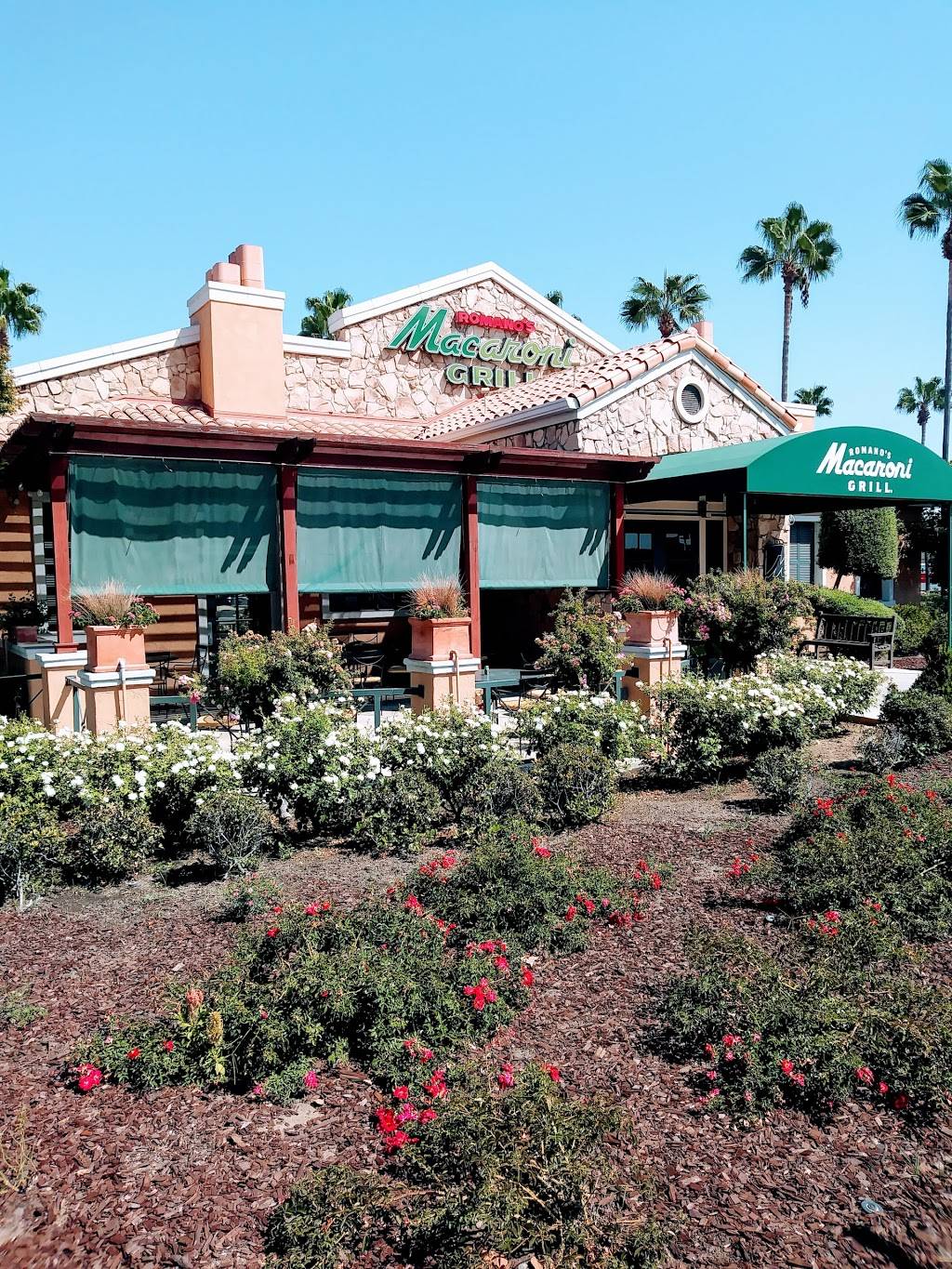 Romanos Macaroni Grill | restaurant | 7650 N Blackstone Ave, Fresno, CA 93720, USA | 5594366690 OR +1 559-436-6690