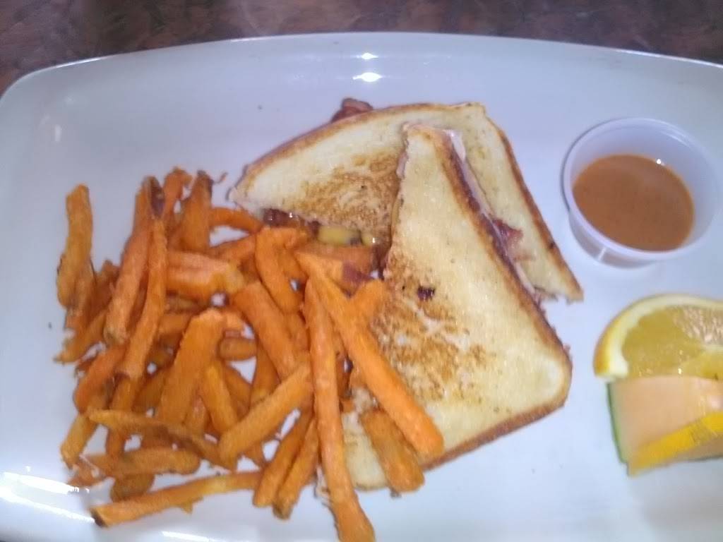 Eggsmart | restaurant | 40 Bolton St, Bobcaygeon, ON K0M 1A0, Canada | 7057310101 OR +1 705-731-0101