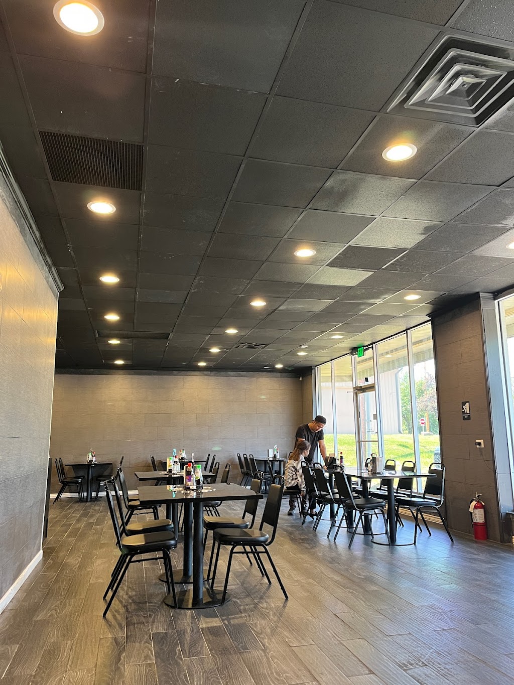 Sian Restaurant | restaurant | 73 E Epler Ave, Indianapolis, IN 46227, USA | 3176961107 OR +1 317-696-1107