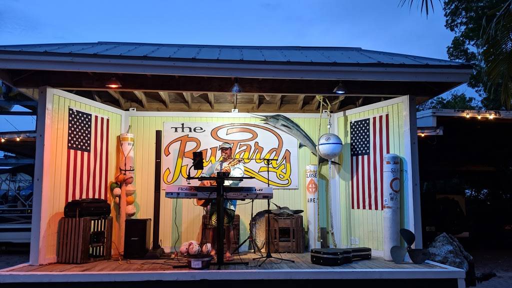 The Buzzards Roost | restaurant | 21 Garden Cove Dr, Key Largo, FL 33037, USA | 3054533746 OR +1 305-453-3746