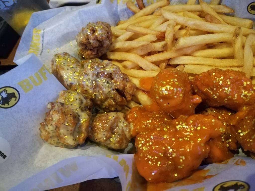 Buffalo Wild Wings | restaurant | 5875 Fairmont Pkwy, Pasadena, TX 77505, USA | 2814870400 OR +1 281-487-0400