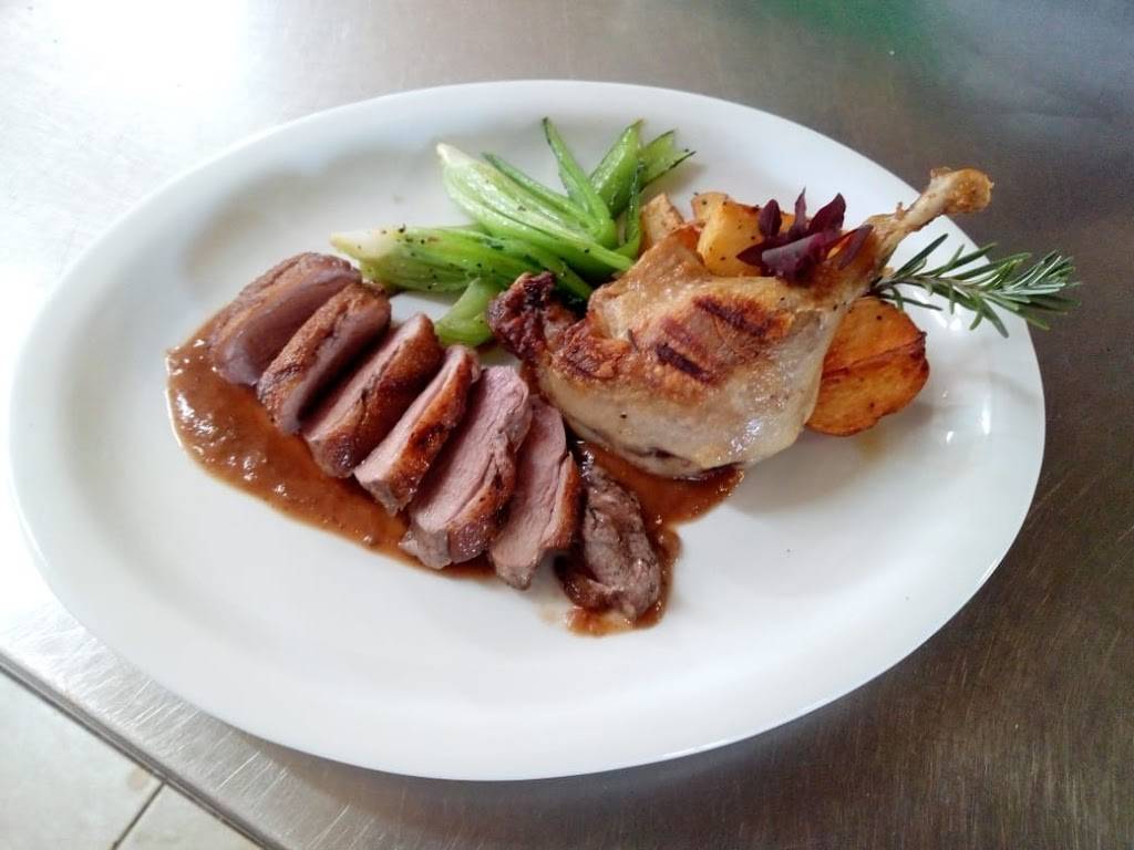 Mestizo | restaurant | 6 y, Héroes de Baja California 813, 22755 El Porvenir, B.C., Mexico | 016461276361 OR +52 646 127 6361