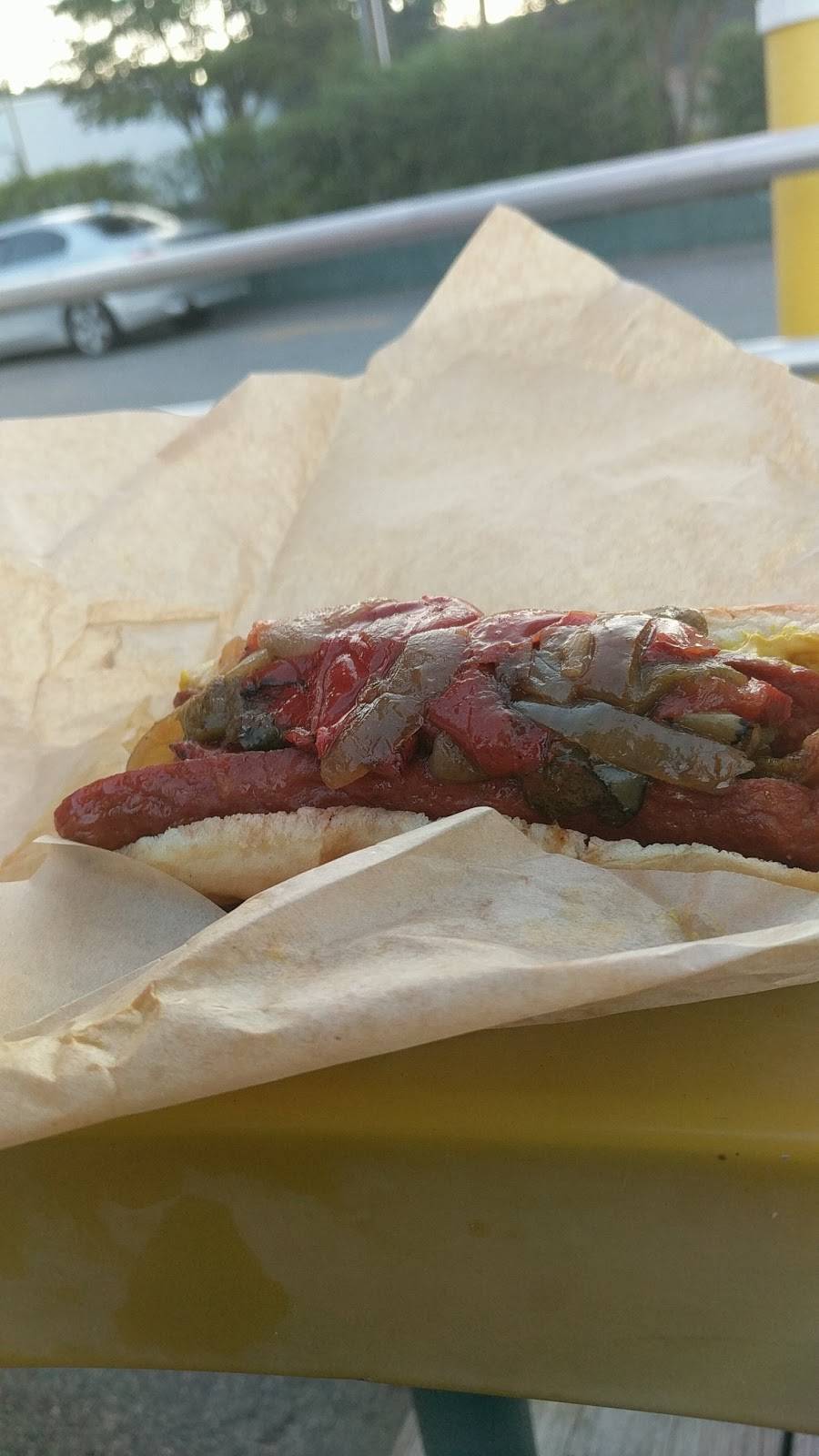 The Dog House | restaurant | 3521 Hillsborough Rd, Durham, NC 27705, USA | 9193837900 OR +1 919-383-7900