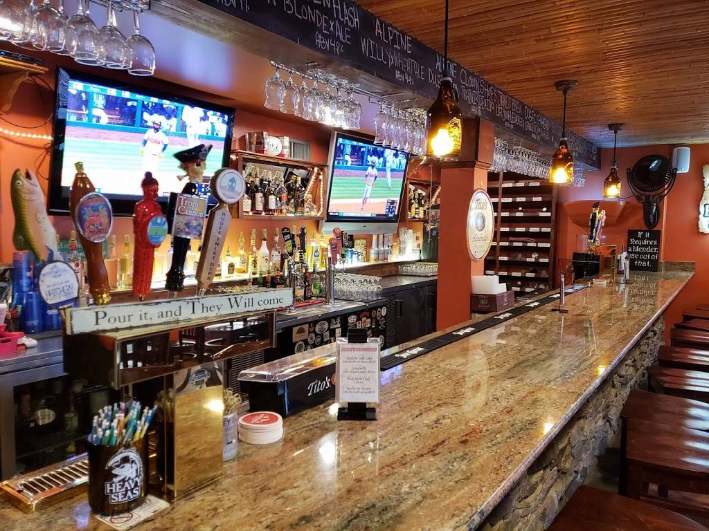 Jakes Place | restaurant | 1041 Harbour Inn Lane, Moneta, VA 24121, USA | 5402974732 OR +1 540-297-4732