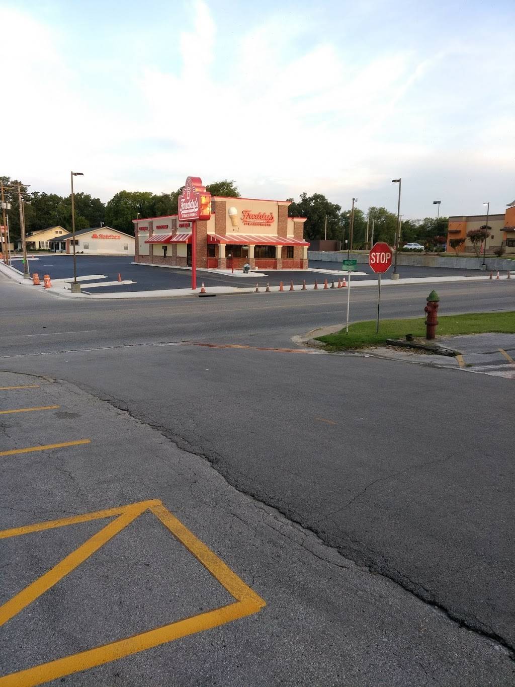 Freddys Frozen Custard & Steakburgers | restaurant | 1190 S St Louis St, Batesville, AR 72501, USA | 8705698171 OR +1 870-569-8171