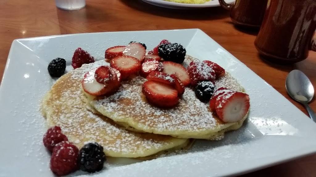 Benvenuto Family Restaurant | restaurant | 39539 Jefferson Ave, Harrison Charter Township, MI 48045, USA | 5864936002 OR +1 586-493-6002