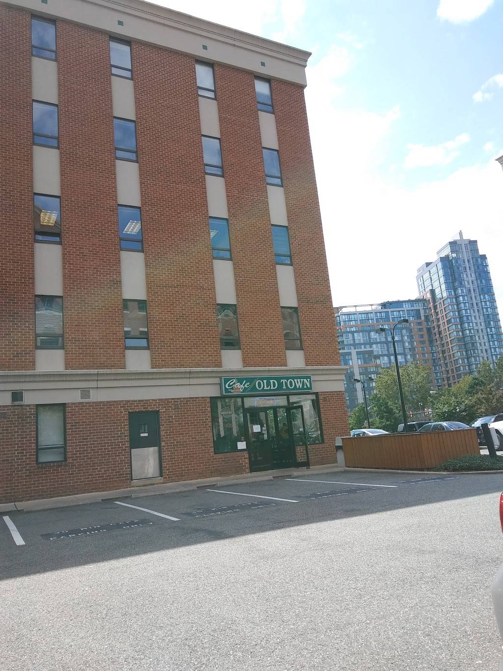 Cafe Old Town | restaurant | 2111 Eisenhower Ave # 102, Alexandria, VA 22314, USA | 7036833116 OR +1 703-683-3116