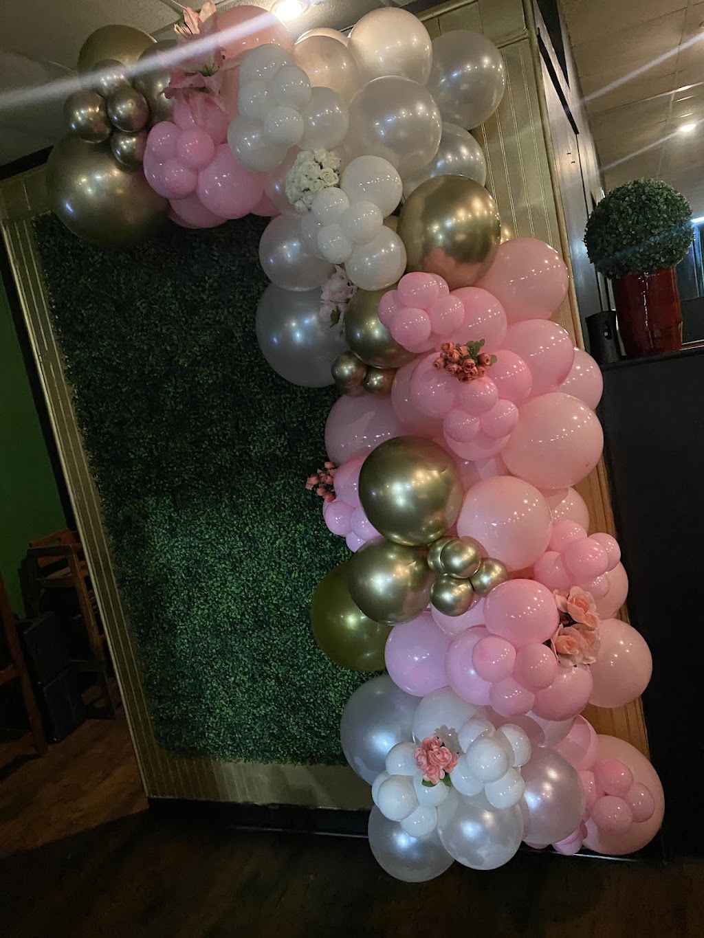 Emerald Vibe Dining | restaurant | 13505 Westheimer Rd, Houston, TX 77077, USA | 2815302600 OR +1 281-530-2600