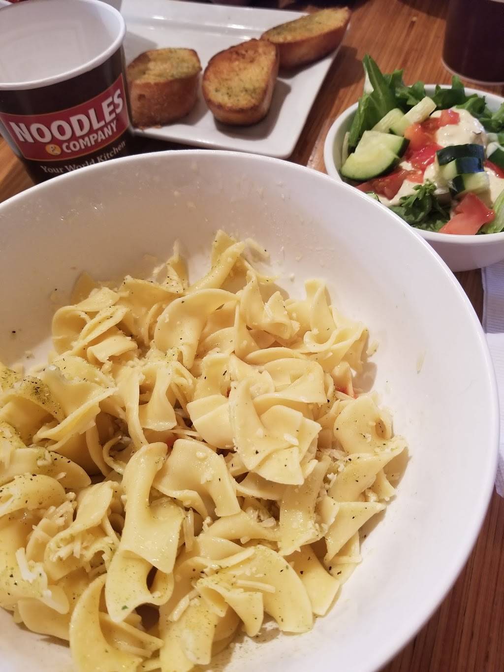 Noodles and Company | restaurant | 207 S Washington St, Naperville, IL 60540, USA | 6303693332 OR +1 630-369-3332
