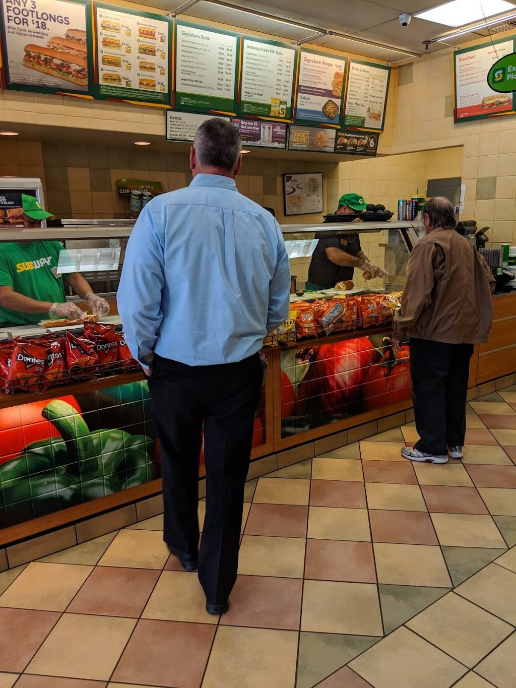 Subway | restaurant | 501 S Reino Rd B, Thousand Oaks, CA 91362, USA | 8053769557 OR +1 805-376-9557