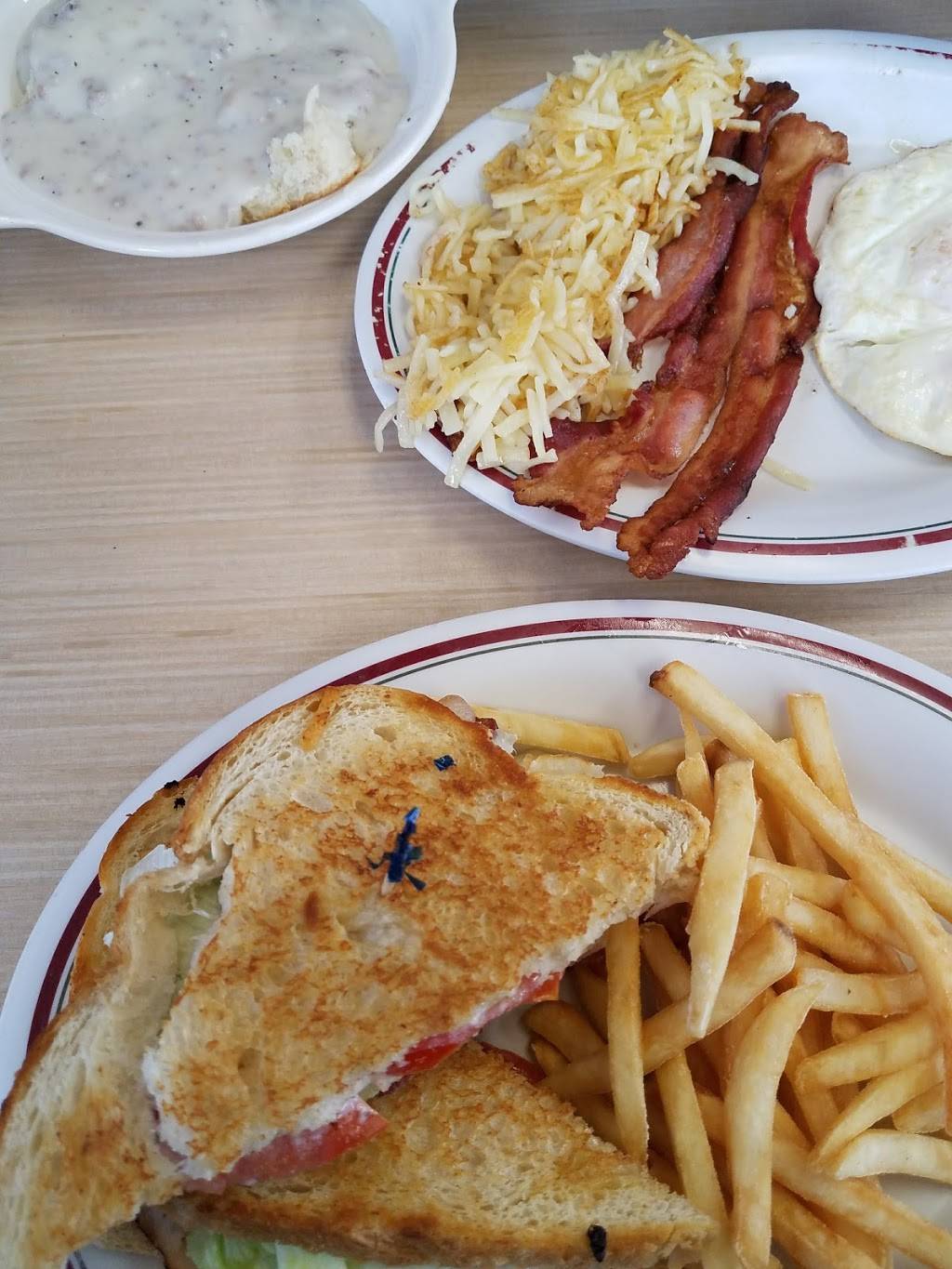 Huddle House | restaurant | 143 US-441, Clayton, GA 30525, USA | 7067827398 OR +1 706-782-7398