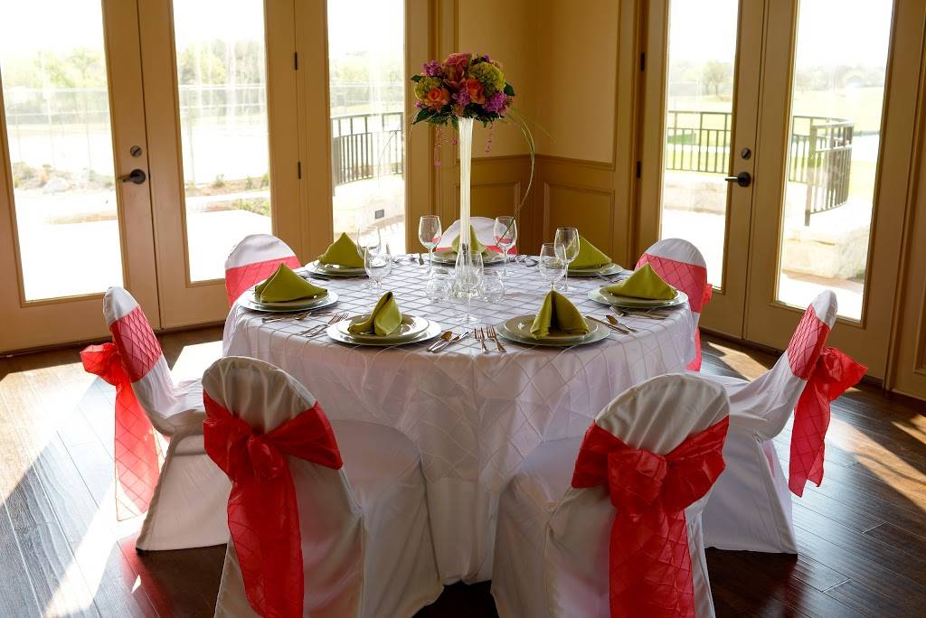 Lews Patio & Grill - Floresville | restaurant | 1642, 101 Club Dr, Floresville, TX 78114, USA | 8303932811 OR +1 830-393-2811