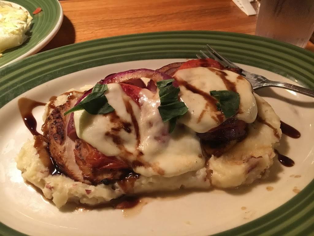 Applebees Grill + Bar | restaurant | 1125 E Main St, Carbondale, IL 62901, USA | 6185295715 OR +1 618-529-5715