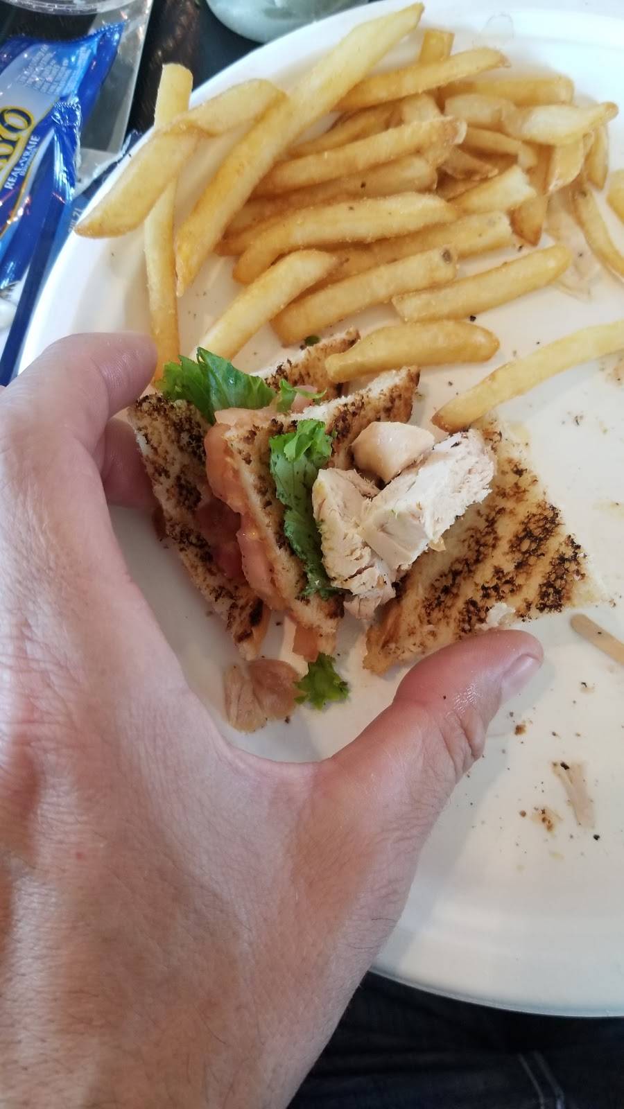 St-Hubert Express | restaurant | 241 Montée Masson, Mascouche, QC J7K 3B4, Canada | 5143855555 OR +1 514-385-5555