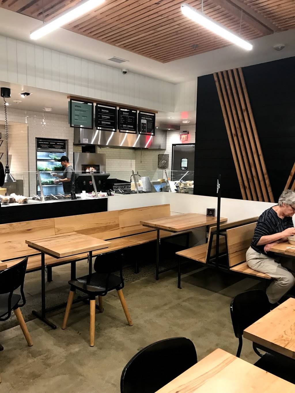 CAVA | restaurant | 5965 Kingstowne Towne Center, Suite 100, Alexandria, VA 22315, USA | 7039726191 OR +1 703-972-6191