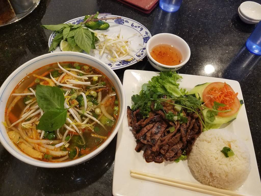 Pho 96 Vietnamese Restaurant | restaurant | 2990 W Mississippi Ave, Denver, CO 80219, USA | 3035689262 OR +1 303-568-9262