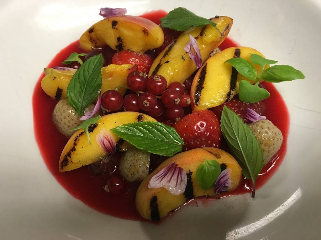 Le Sélect Bistro | restaurant | 432 Wellington St W, Toronto, ON M5V 1E3, Canada | 4165966405 OR +1 416-596-6405