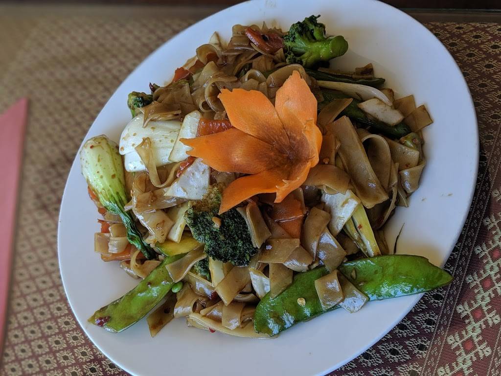 Freshly Thai | restaurant | 48 Queen St W, Brampton, ON L6X 1A1, Canada | 9054531515 OR +1 905-453-1515