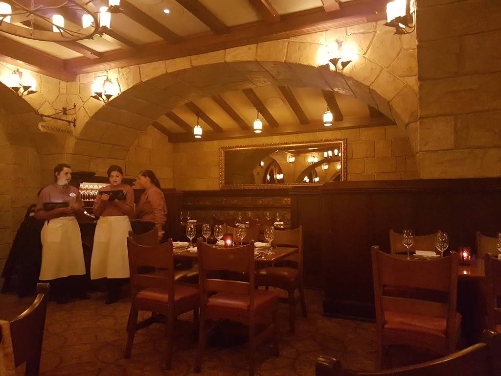 Le Cellier Steakhouse | restaurant | 1510 N Avenue, Orlando, FL 32830, USA | 4079393463 OR +1 407-939-3463