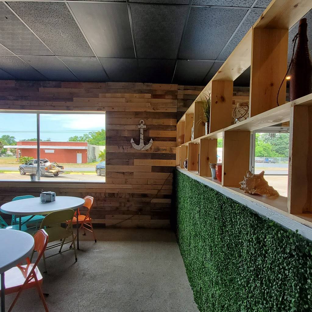 SURF & TURF | restaurant | 1910 Martin St, Pascagoula, MS 39581, USA | 2284715087 OR +1 228-471-5087