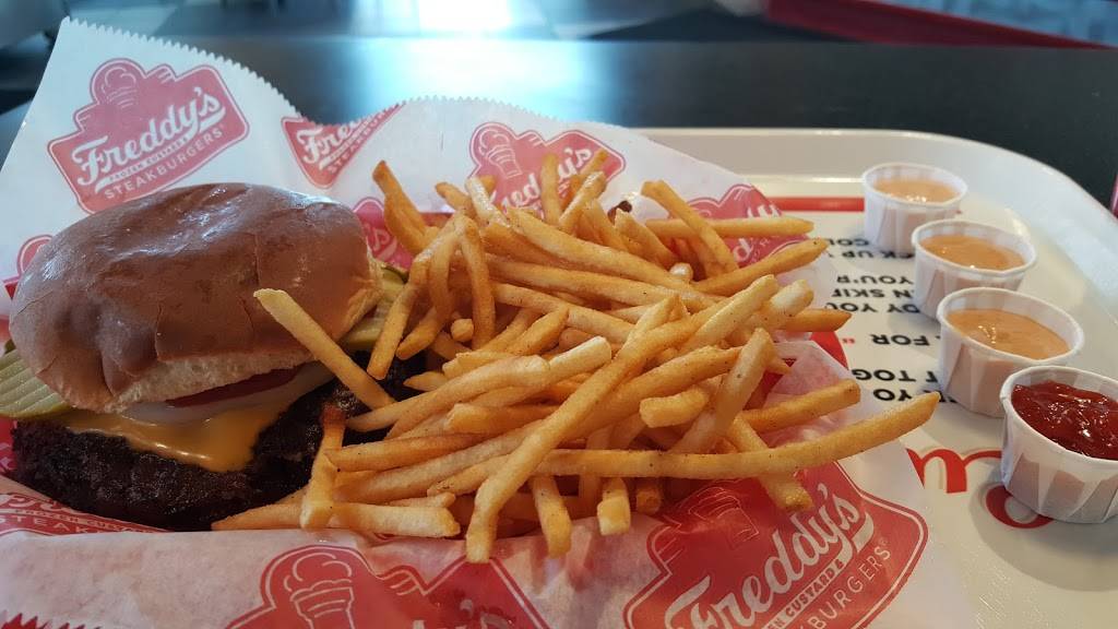 Freddys Frozen Custard & Steakburgers | restaurant | 6006 28th St SE, Grand Rapids, MI 49546, USA | 6165913354 OR +1 616-591-3354