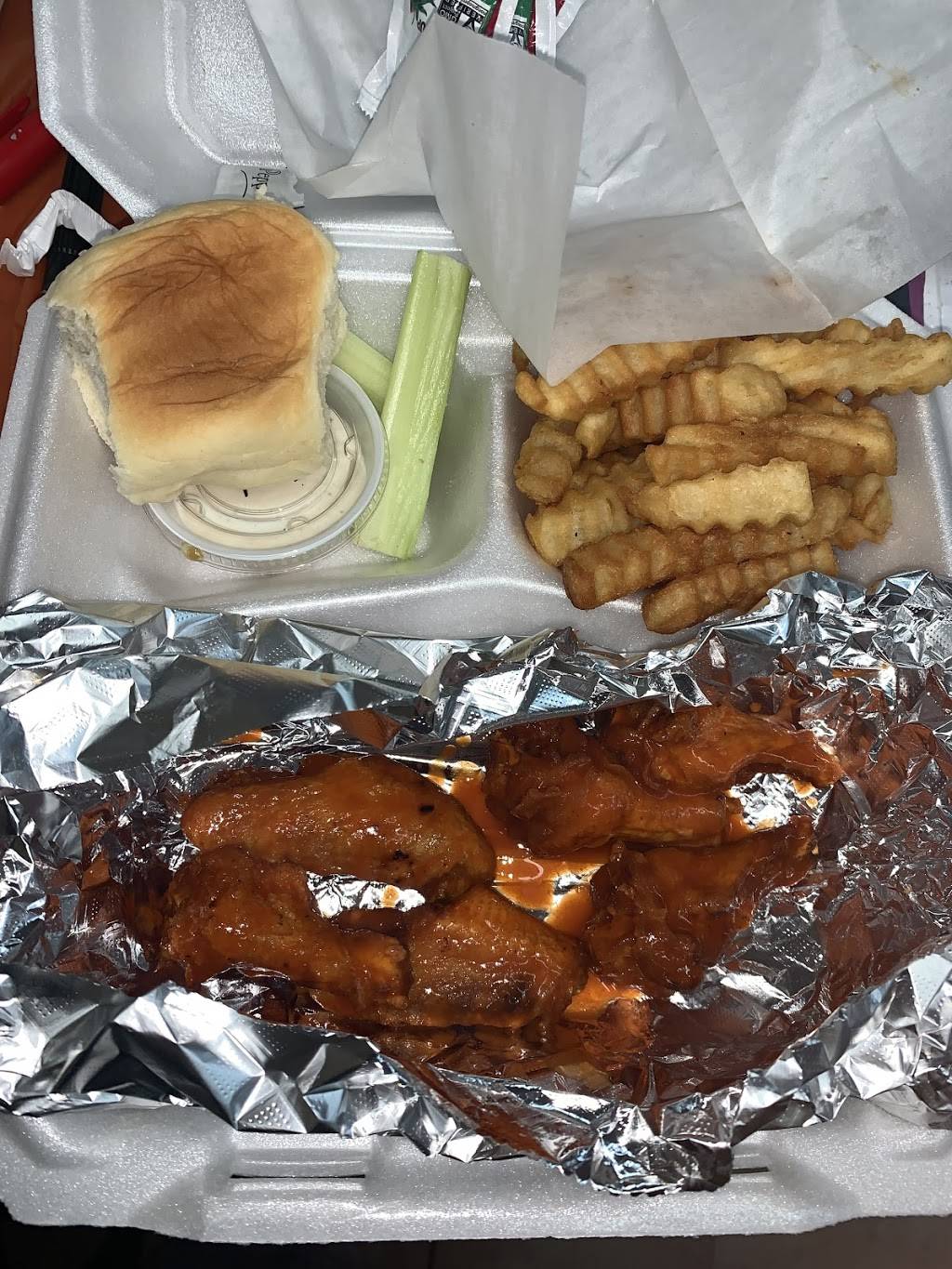 Diddy Wings & Things | restaurant | 888 Meriwether St, Griffin, GA 30224, USA | 6785724173 OR +1 678-572-4173