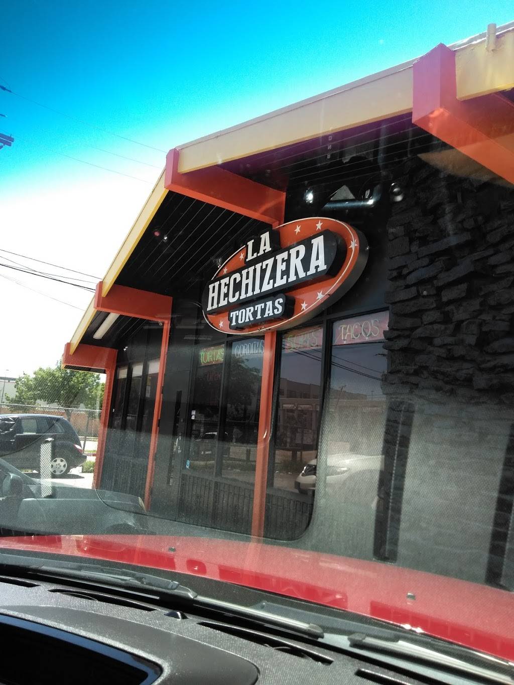 La Hechizera | restaurant | 5611 Maple Ave, Dallas, TX 75235, USA | 2146880236 OR +1 214-688-0236