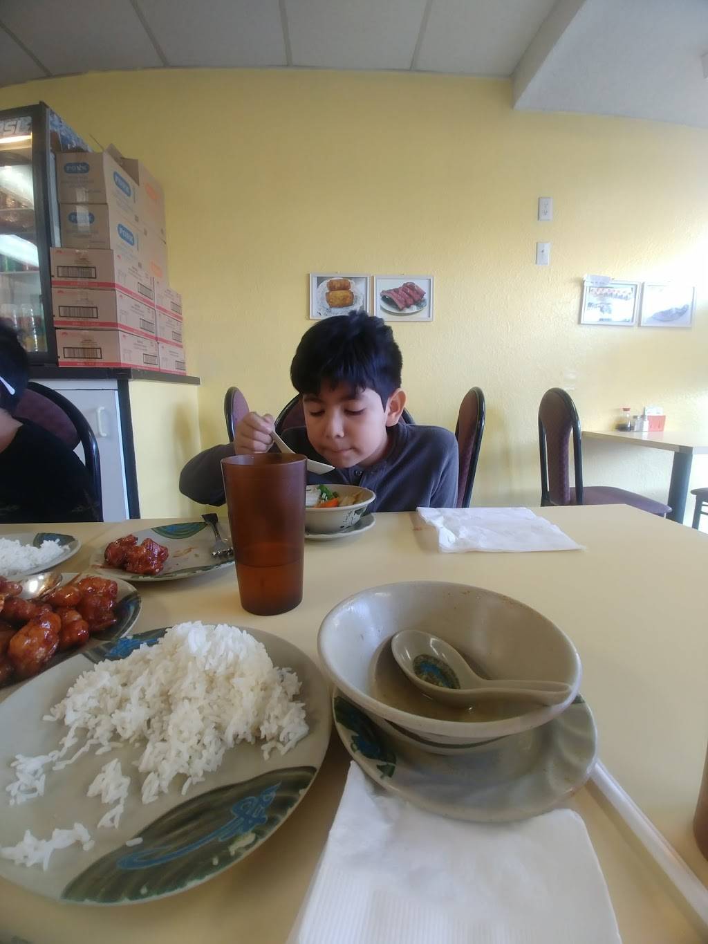 Emperor Express | restaurant | 13320 Burbank Blvd, Van Nuys, CA 91401, USA | 8187879235 OR +1 818-787-9235