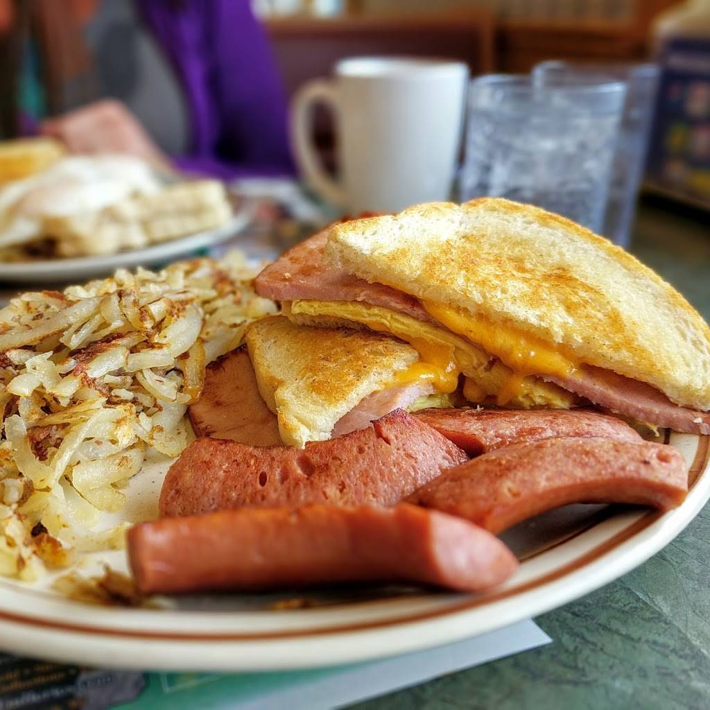 Cs Restaurant & Bakery | restaurant | 2550 Allen Blvd, Middleton, WI 53562, USA | 6088364700 OR +1 608-836-4700