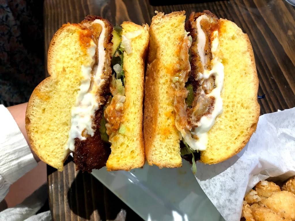 Cold Beers & Cheeseburgers | restaurant | 5005 E Chandler Blvd, Phoenix, AZ 85048, USA | 4805906502 OR +1 480-590-6502