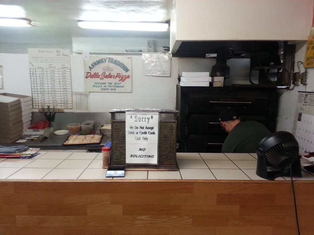 Della Salas Pizza | restaurant | 5527 Verona Rd, Verona, PA 15147, USA | 4127935656 OR +1 412-793-5656