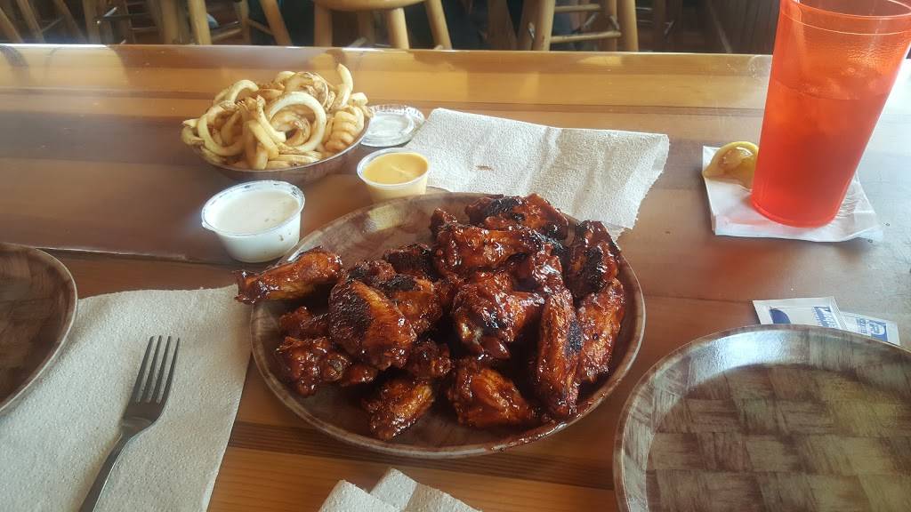 Hooters | restaurant | 17060 Torrence Ave, Lansing, IL 60438, USA | 7088890446 OR +1 708-889-0446