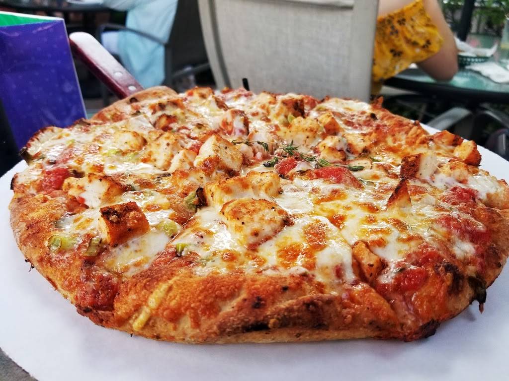 Amicis Pizza & Living Room | restaurant | 3249 Twelve Mile Rd, Berkley, MI 48072, USA | 2485444100 OR +1 248-544-4100