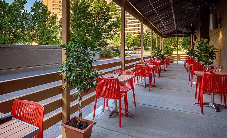 Notes & Provisions Restaurant and Bar | restaurant | 300 N 2nd St, Memphis, TN 38105, USA | 9015251800 OR +1 901-525-1800